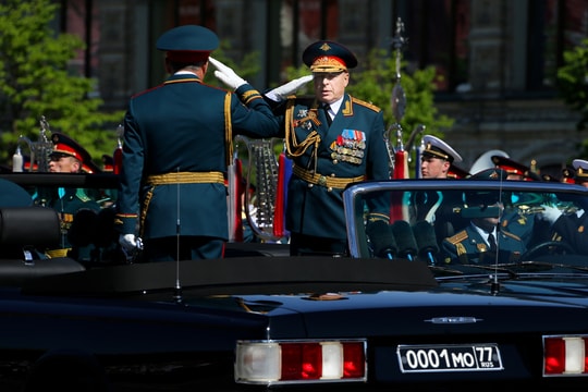 Tổng thống Putin miễn nhiệm Tư lệnh Lục quân Nga