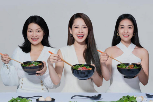 Quán phở của Chi Pu vươn lên dẫn đầu bảng xếp hạng ẩm thực Việt tại Thượng Hải