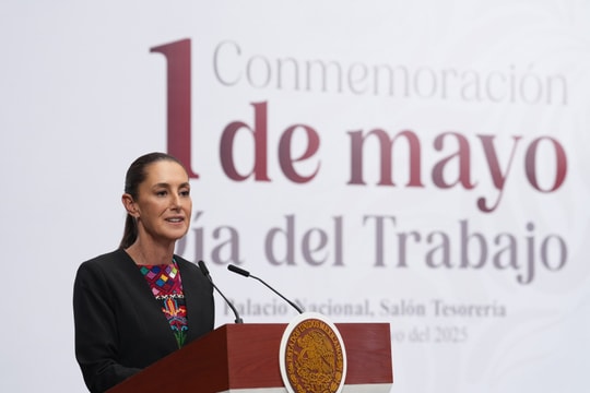 Tổng thống Mexico kiện người đàn ông 'say xỉn' vì hành vi quấy rối