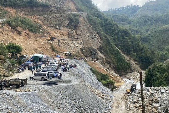 Khẩn trương tìm kiếm các nạn nhân trong sự cố sạt lở công trường thi công thủy điện tại Lai Châu
