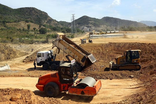 Thủ tướng yêu cầu Bộ Công an điều tra việc cung ứng vật liệu cho các dự án trọng điểm phía Nam