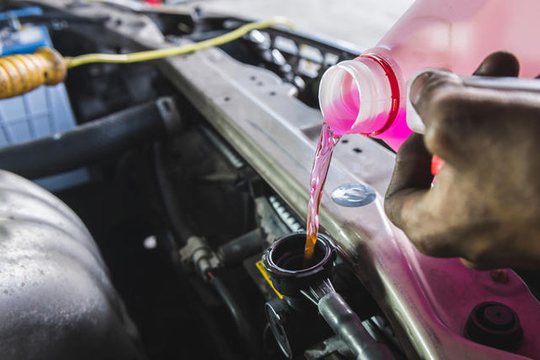 ‏Nước làm mát động cơ có hết hạn không? Đây là điều bạn cần biết‏