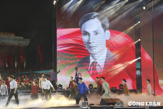 Chương trình nghệ thuật đặc biệt 'Người là Hồ Chí Minh' – Khúc tráng ca về một vĩ nhân dân tộc
