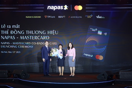 PVcomBank tiên phong ra mắt dòng thẻ đồng thương hiệu Napas và Mastercard