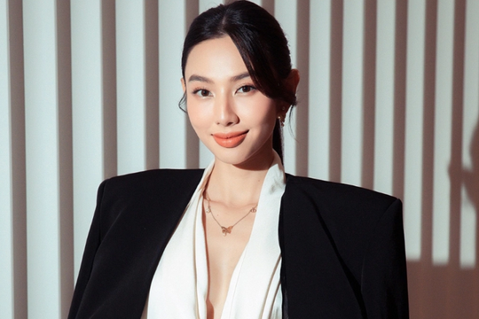 Khởi tố Hoa hậu Thùy Tiên liên quan vụ sản xuất, buôn bán kẹo rau củ Kera