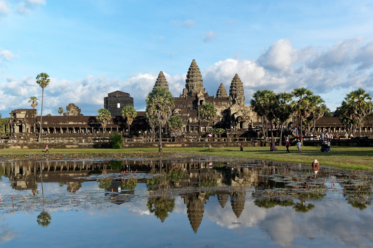 Sét đánh trúng đền Angkor Wat ở Campuchia, 3 người tử vong