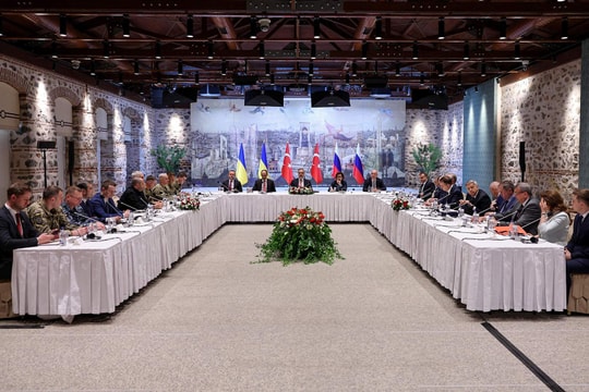 Đàm phán Nga - Ukraine và phép thử cho hòa bình