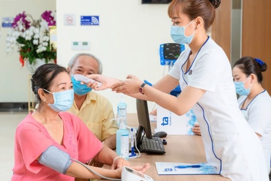 Người già cần lưu ý gì khi cúm mùa phát triển mạnh?