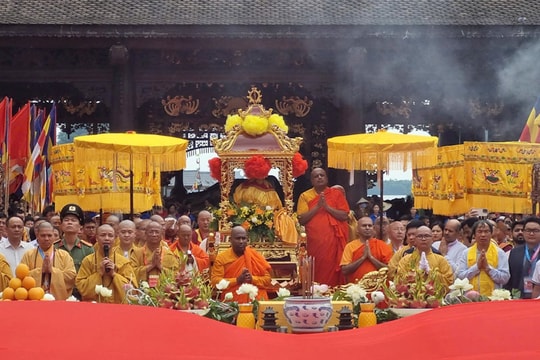 Gia hạn thời gian tôn trí xá lợi Đức Phật tại Việt Nam tới ngày 2/6