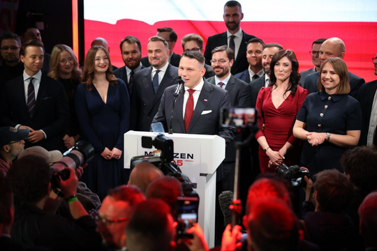 Phe cực hữu đưa ra yêu sách trước thềm cuộc bầu cử căng thẳng ở Ba Lan