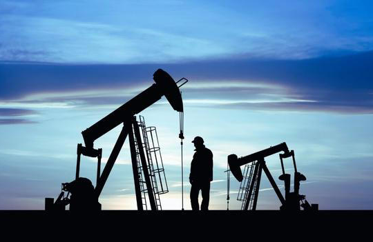 ‏Giá dầu tăng vọt vì lo ngại Israel tấn công cơ sở hạt nhân Iran‏