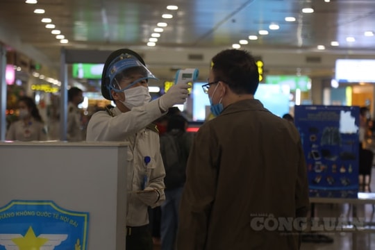 COVID-19 gia tăng, Hà Nội tăng cường kiểm dịch y tế tại sân bay quốc tế Nội Bài