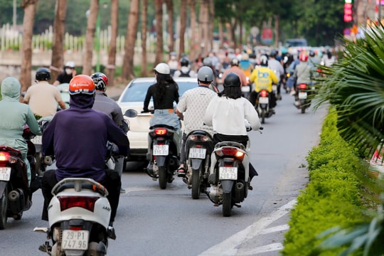 Phớt lờ biển báo, hàng loạt phương tiện 'vô tư' đi vào đường cấm