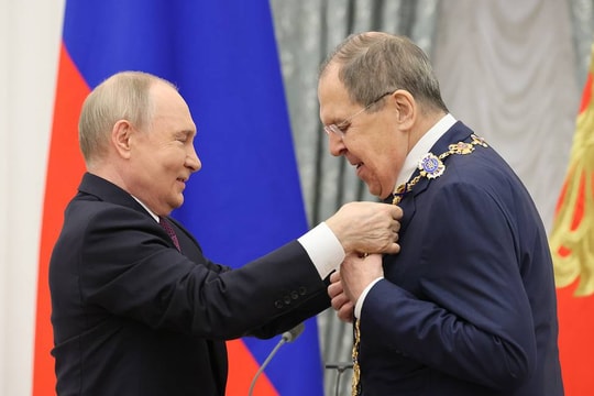 Ngoại trưởng Lavrov được trao huân chương cao quý nhất của Nga