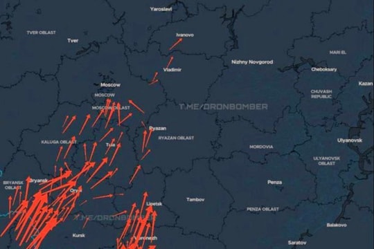 Nga đóng cửa không phận, cắt internet giữa làn sóng tấn công bằng drone của Ukraine