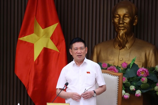 Phó Thủ tướng Hồ Đức Phớc họp với Bộ Tài chính, Ngân hàng Nhà nước về phân cấp, phân quyền