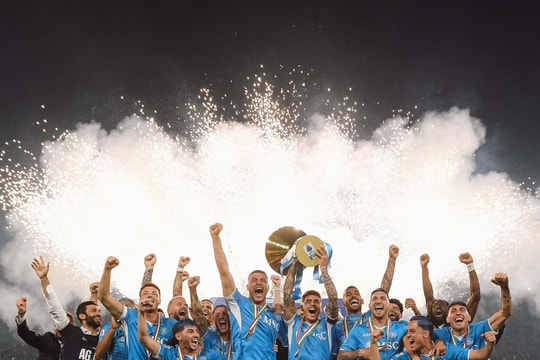 Napoli chính thức vô địch Serie A 2024/25