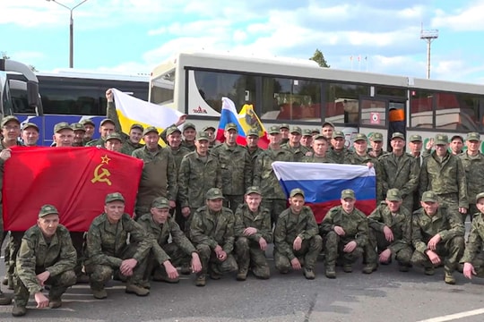 Trao đổi tù binh Nga - Ukraine: Bước đột phá nhân đạo giữa khói lửa chiến tranh