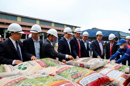 Supe Lâm Thao là đơn vị đầu tiên trên cả nước được cấp chứng nhận sử dụng dấu định lượng