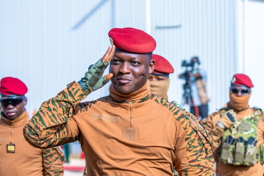 Ibrahim Traoré, Tổng thống trẻ tuổi chiếm được cảm tình khắp châu Phi là ai?