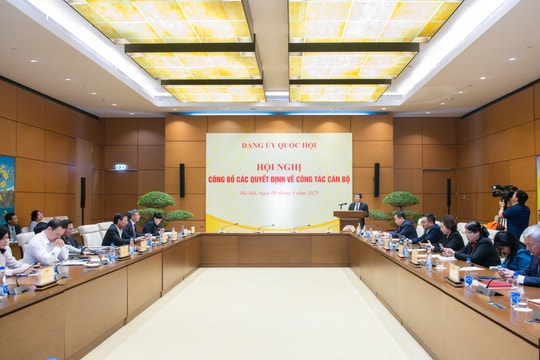 Hội nghị Công bố các quyết định về công tác cán bộ của Ban Thường vụ Đảng ủy Quốc hội