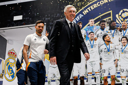 Real Madrid khép lại mùa giải với món quà chiến thắng chia tay Modric và HLV Ancelotti