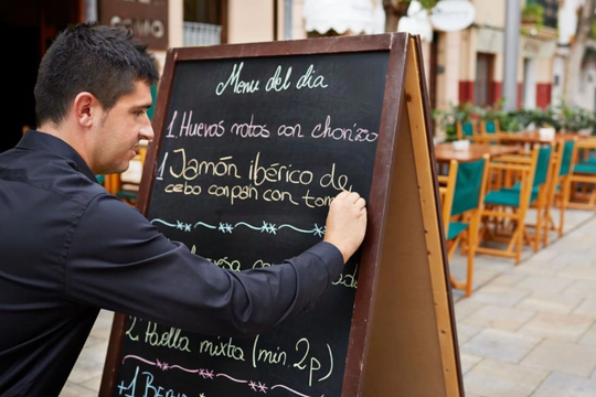 Thực đơn ba món – 'vũ khí bí mật' hút khách du lịch đến Tây Ban Nha