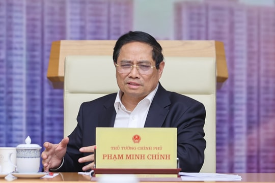 Thủ tướng: Nhanh chóng đưa chênh lệch giá vàng với thế giới xuống mức 1-2%