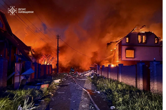 Nga và Ukraine không kích dữ dội vào nhau, hoàn tất trao đổi tù binh