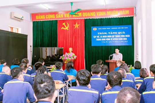 Công đoàn TKV thăm, tặng quà người lao động nhân Tháng Công nhân năm 2025