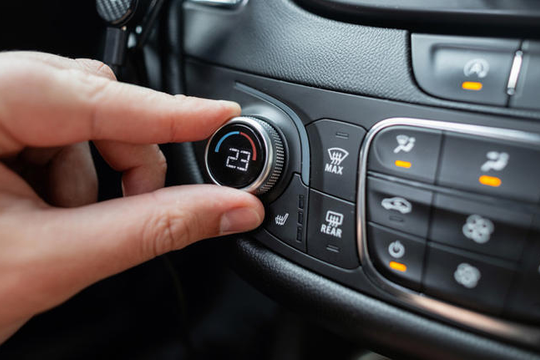 ‏Bạn cần làm sạch điều hòa ô tô bao lâu một lần và cách tự làm tại nhà‏