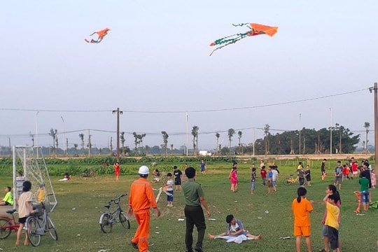 Người dân tuyệt đối không thả diều gần đường dây điện
