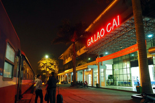 Thu hút khách đi tàu tuyến đường sắt Hà Nội - Lào Cai