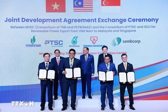 Việt Nam lần đầu xuất khẩu điện sạch ra khu vực: Bước ngoặt năng lượng chiến lược