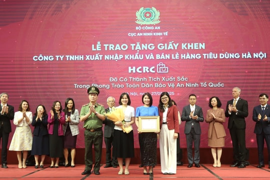 Công ty vận hành chuỗi siêu thị BRGMart nhận giấy khen trong phong trào "Toàn dân Bảo vệ An ninh Tổ quốc năm 2024"