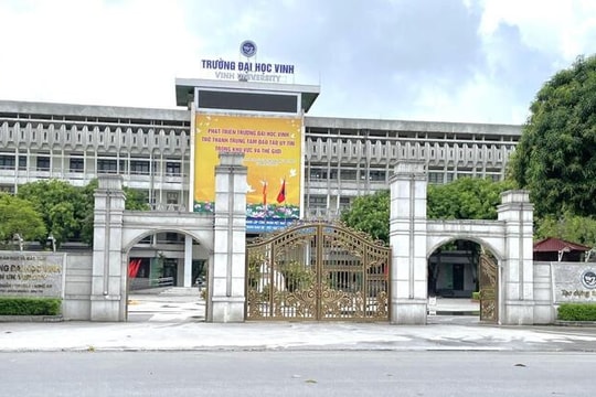 Tạm đình chỉ một cán bộ tại Đại học Vinh để làm rõ tố cáo 'gạ gẫm' nữ sinh