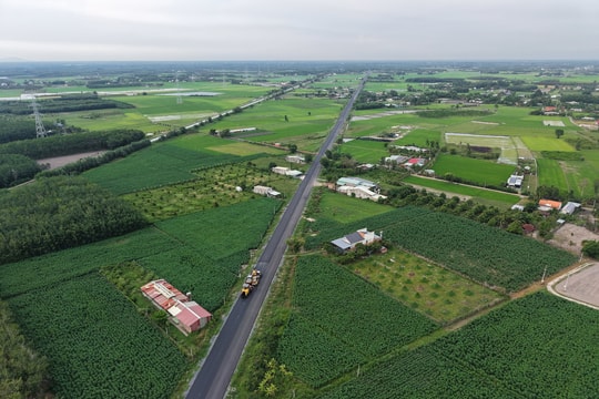 Gỡ khó vật liệu, mặt bằng để đường Hồ Chí Minh đoạn Chơn Thành - Đức Hòa về đích