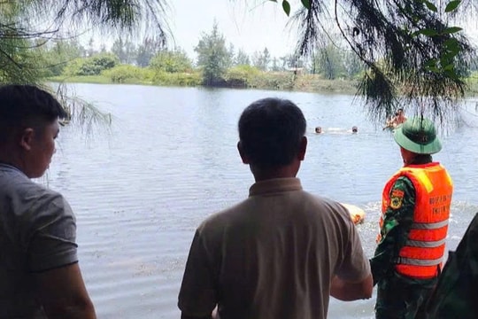 Thuyền lật giữa đầm Hải Bình, một người tử vong