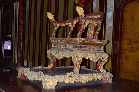 Huế thành lập Hội đồng phục chế ngai vàng triều Nguyễn