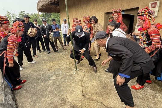 Tổ chức chuỗi hoạt động 'Ngày hội gia đình' tại Làng Văn hóa