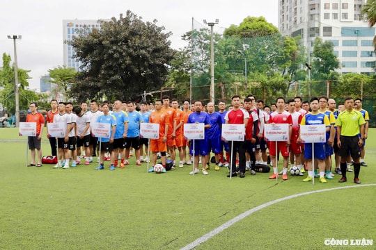 Khai mạc giải bóng đá Cúp vàng 15 năm Dân Việt 2025