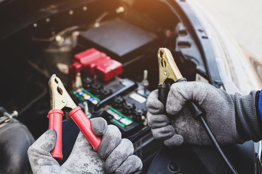 ‏Sẽ ra sao nếu bạn câu nhầm cực bình ắc quy xe?‏