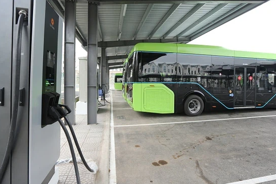 Chuẩn bị hạ tầng trạm sạc cho xe buýt điện trên địa bàn Thủ đô