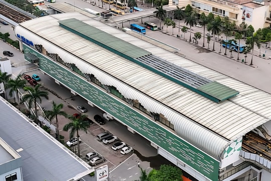 Khẩn trương sửa chữa mái che ga Yên Nghĩa và khắc phục sự cố trên tuyến đường sắt Cát Linh - Hà Đông