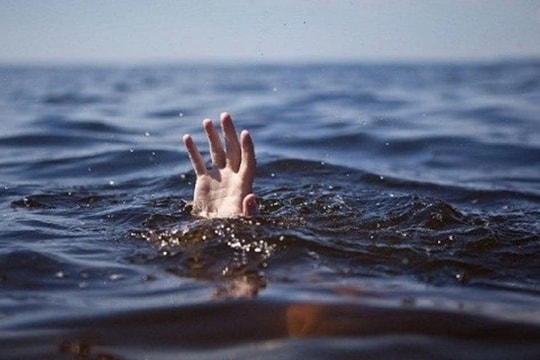2.000 trẻ tử vong do đuối nước mỗi năm: Học kỹ năng có quan trọng hơn học bơi?