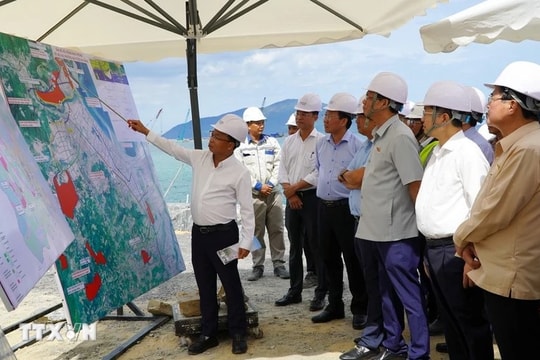 Đề xuất cơ chế đặc thù cho Trung tâm tài chính quốc tế và Khu thương mại tự do