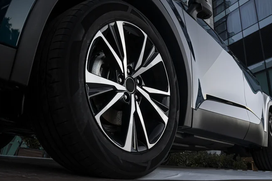 ‏Cách phân biệt tiếng ồn của lốp xe so với tiếng ồn của ổ trục bánh xe‏