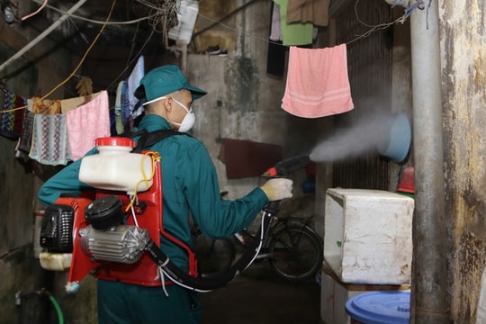 Hà Nội: Gia tăng ca mắc COVID-19, sốt xuất huyết