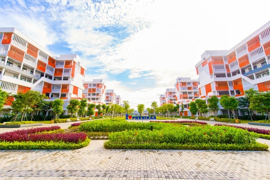 Hàng tỉ đồng học bổng đổ về thu hút sĩ tử tài năng 2025