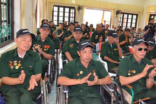 Trình Chủ tịch nước tặng quà gần 1,6 triệu người có công dịp 27/7